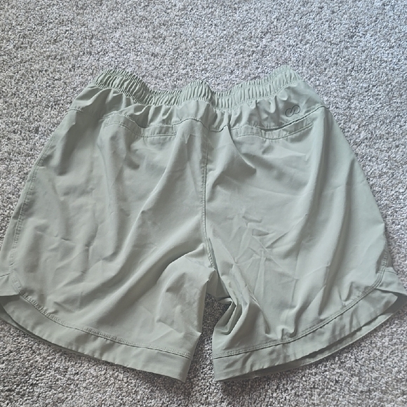 Womens CALIA by CARRIE UNDERWOOD Olive Green Shorts SIZE MED - Picture 5 of 5